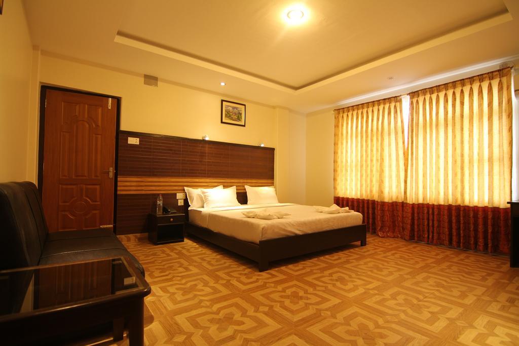 Hotel Point Pokhara Exterior photo