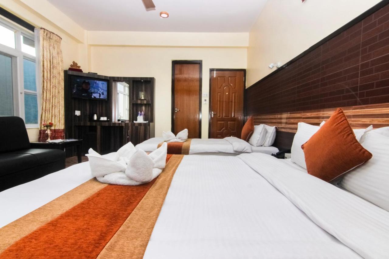 Hotel Point Pokhara Exterior photo