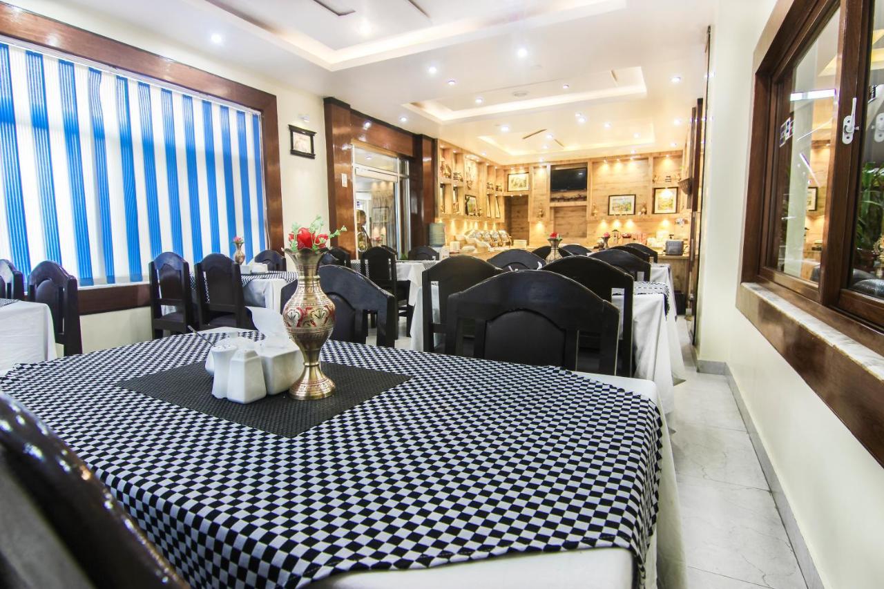 Hotel Point Pokhara Exterior photo
